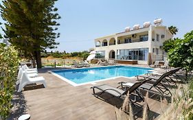 Coral Bay Sea Breeze Apartments - 3 Bedroom Apartment