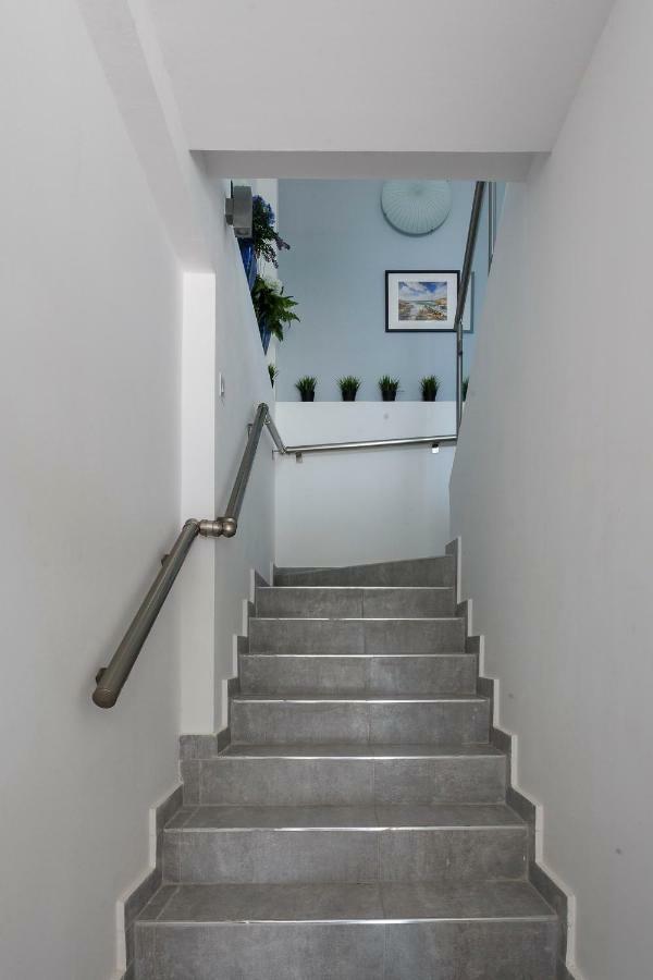 Coral Bay Sea Breeze Apartments - 3 Bedroom Apartment Peja Zewnętrze zdjęcie