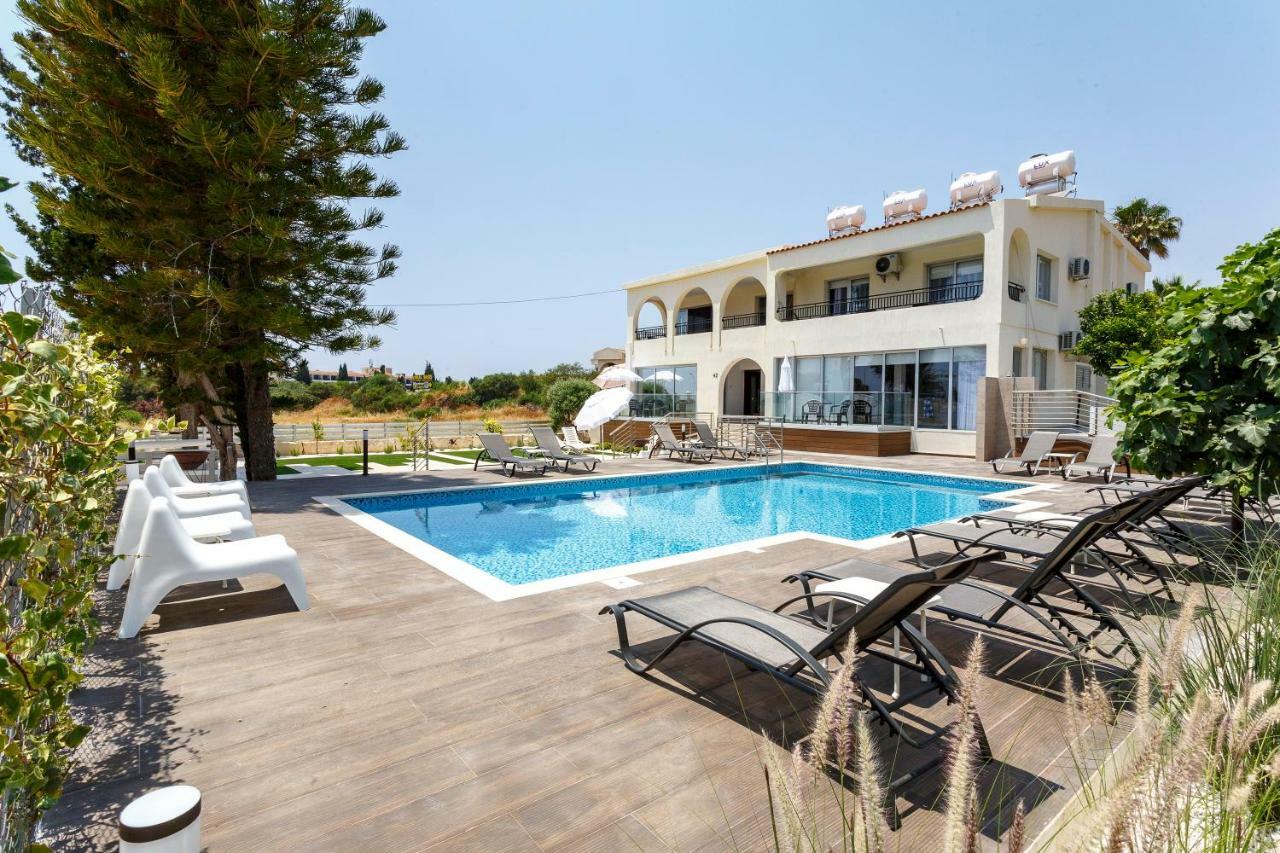 Coral Bay Sea Breeze Apartments - 3 Bedroom Apartment Peja Zewnętrze zdjęcie